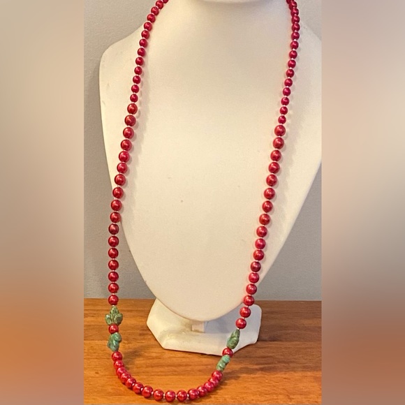 NEW necklace with Czech glass leaves (Christmas) - Picture 2 of 2